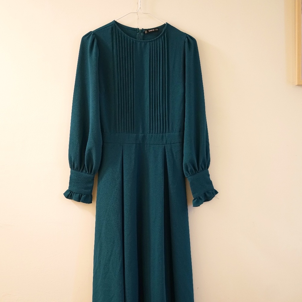 Dark Green Mid Length Dress Pleated Cuffed Sleeves with Buttons